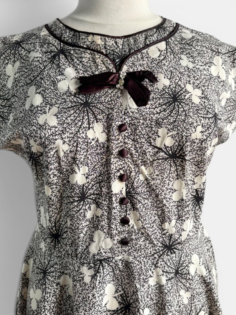 1950s Black Clover Print Cotton Fit & Flare Day Dress - Picture 2 of 15